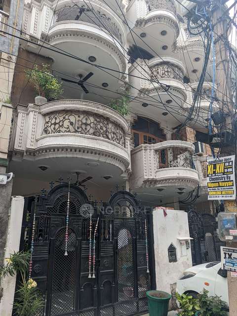 3 BHK Flat In Mansarover Garden, Kirti Nagar For Sale  In Mansarover Garden