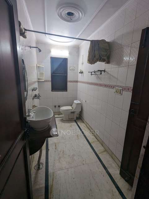 3 BHK Flat In Mansarover Garden, Kirti Nagar For Sale  In Mansarover Garden