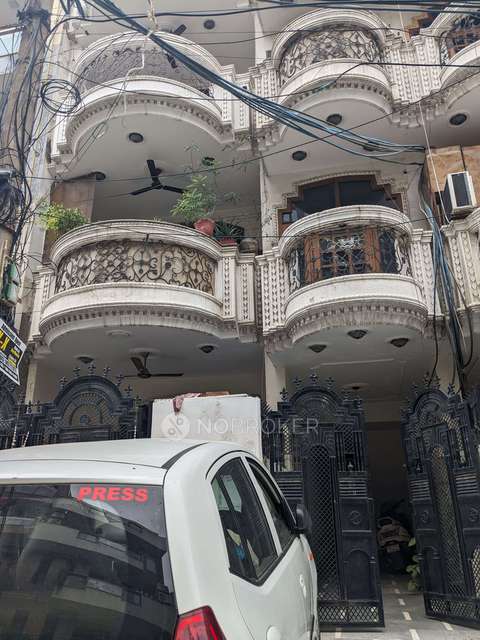 3 BHK Flat In Mansarover Garden, Kirti Nagar For Sale  In Mansarover Garden