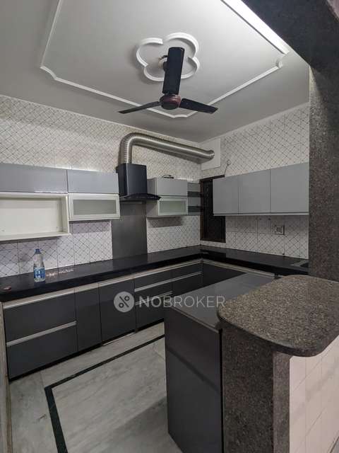 3 BHK Flat In Mansarover Garden, Kirti Nagar For Sale  In Mansarover Garden