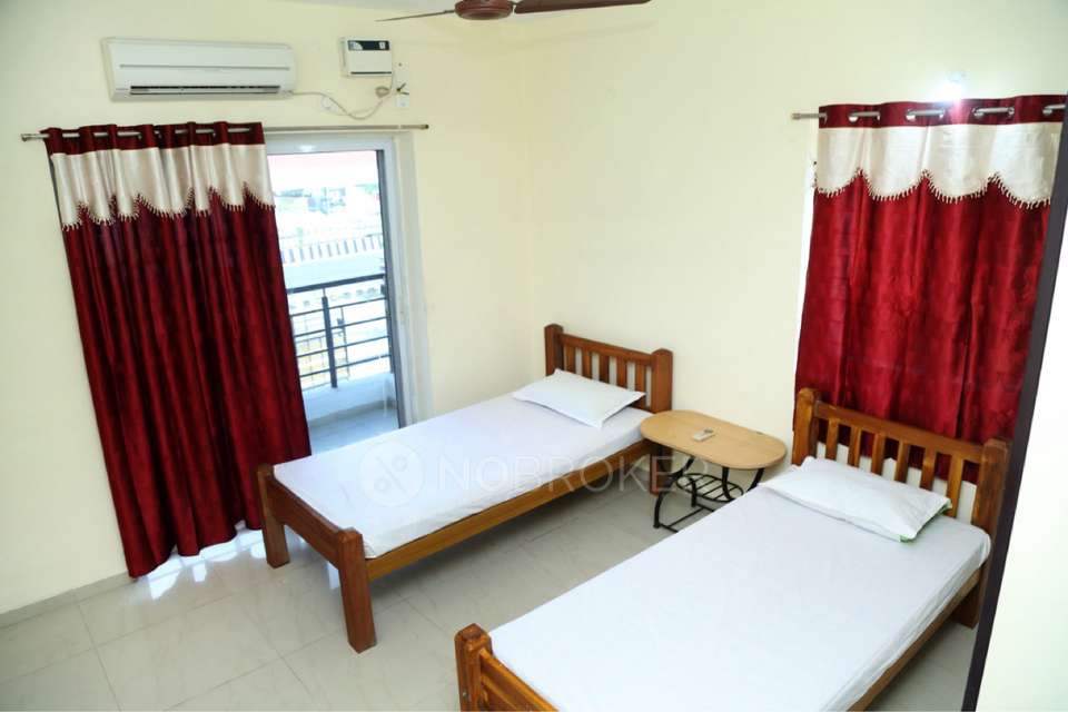 2 BHK Flat In Sri Sreenivasa Imperial Towers For Sale  In Egattur