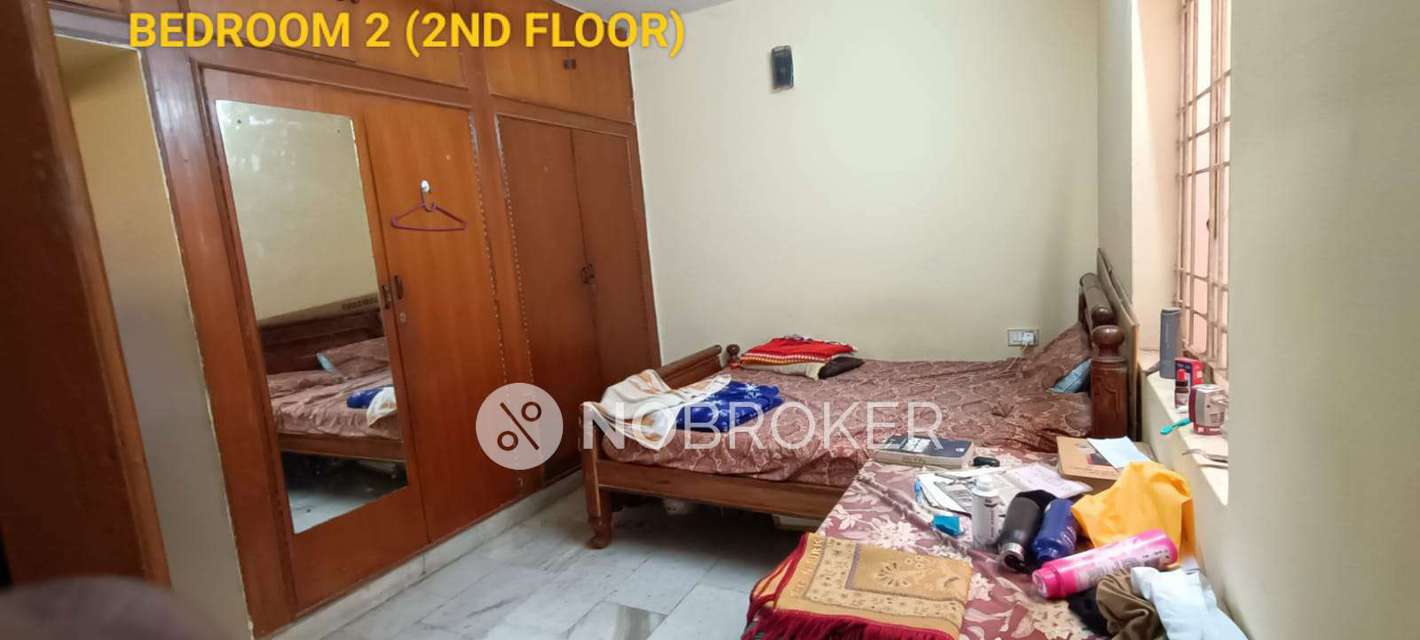 4+ BHK Flat In Standalone Building  For Sale  In Rt Nagar