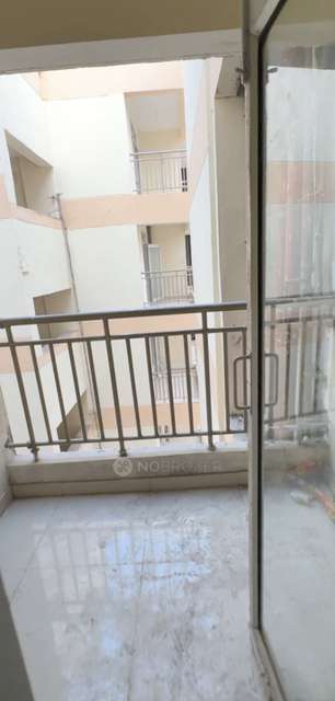 3 BHK Flat In Golf View Condos For Sale  In Golf View Condos