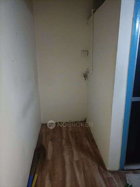 1 BHK Flat In Chaya Co Operative Housing Society, Thane West For Sale  In Makhamali Talao