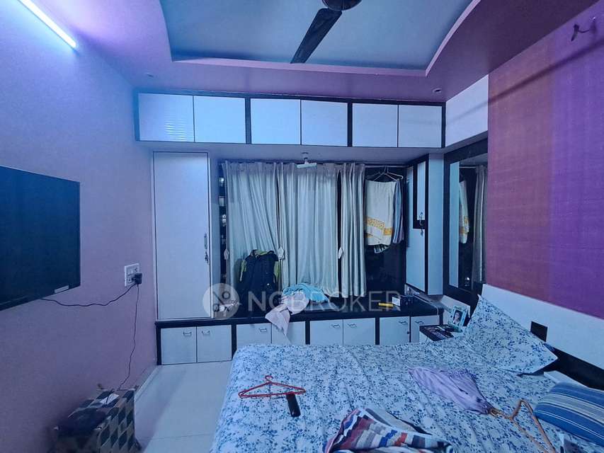 2 BHK Flat In Krishraj Towers, Borivali West For Sale  In Borivali West