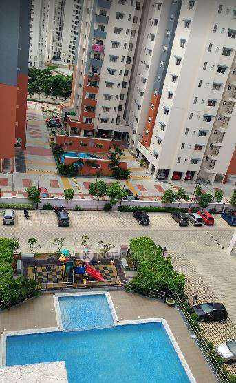 2 BHK Flat In Xs Real Symphony For Sale  In Padur