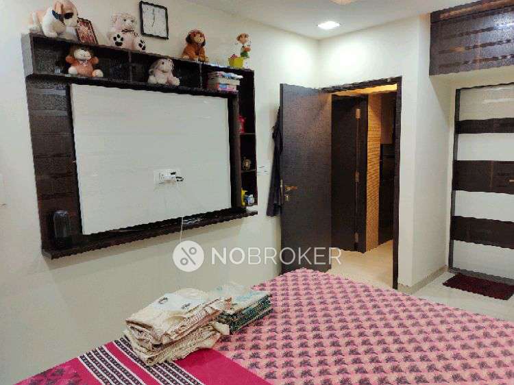 2 BHK Flat In Ratnadeep Chs For Sale  In Chembur