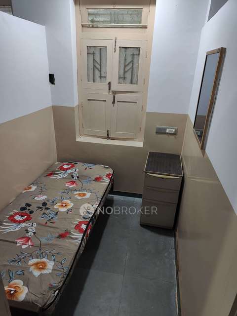 PG for Boys in Serilingampalle