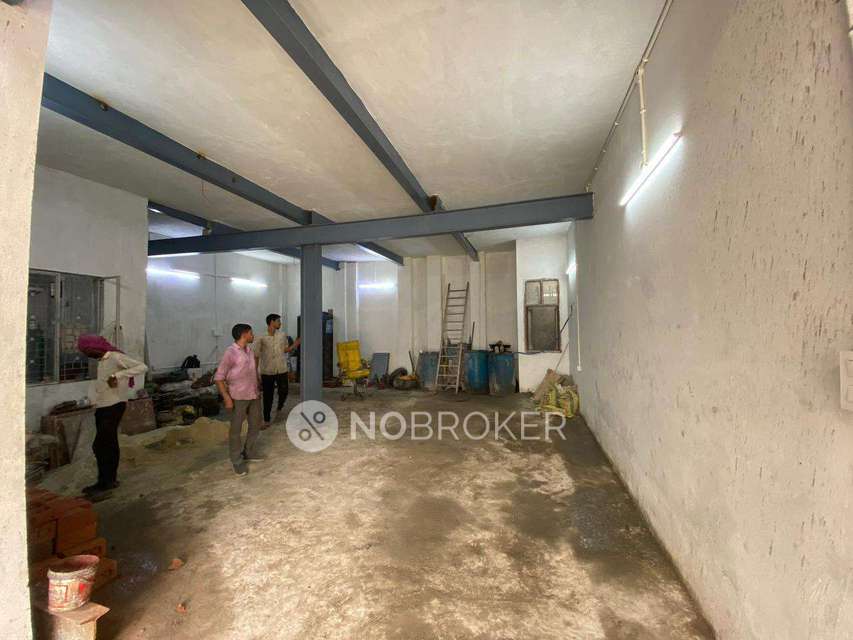 Godown/Warehouse in New Friends Colony, Delhi for Rent 