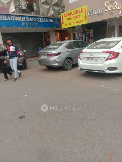 Showroom in South Extension I, Delhi for sale