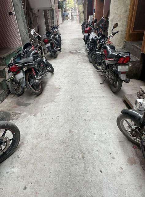 4+ BHK Flat For Sale  In Trilokpuri