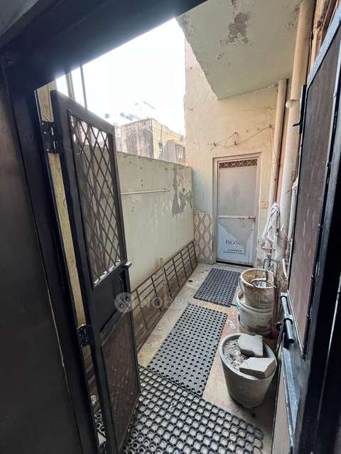 2 BHK Flat In Choice Apartment  For Sale  In Mehrauli