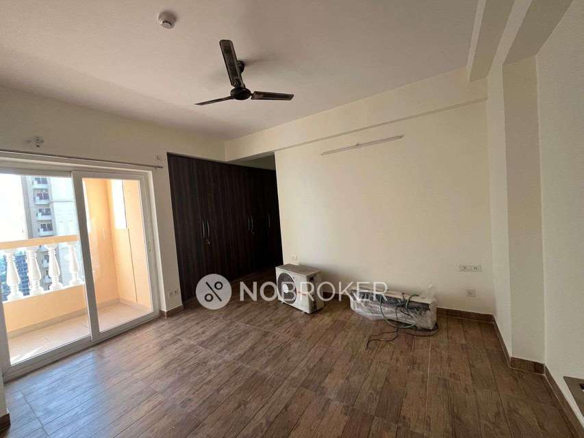 3 BHK Flat In Purvanchal Royal City For Sale  In Chi V