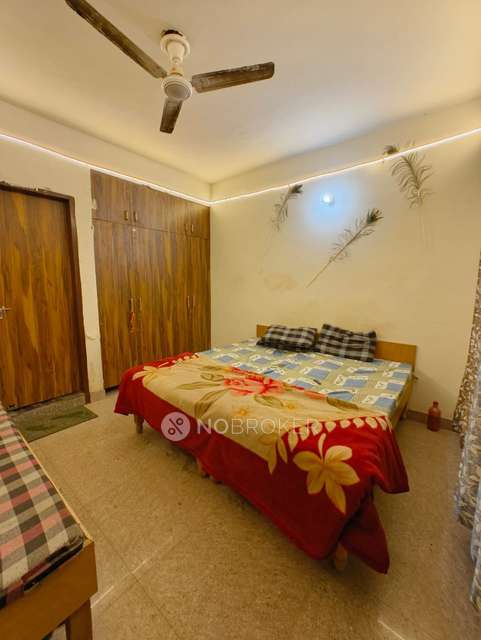 PG for Girls in Sector 45