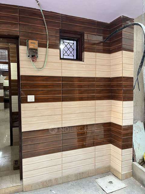 Office Space in Krishna Nagar, Delhi for sale 