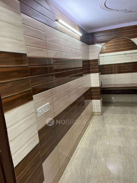 Office Space in Krishna Nagar, Delhi for sale 