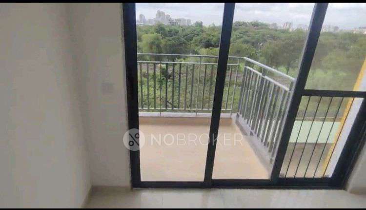 2 BHK Flat In Amanora Gold Towers For Sale  In Hadapsar