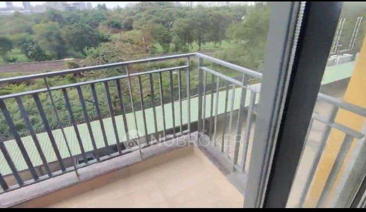 2 BHK Flat In Amanora Gold Towers For Sale  In Hadapsar