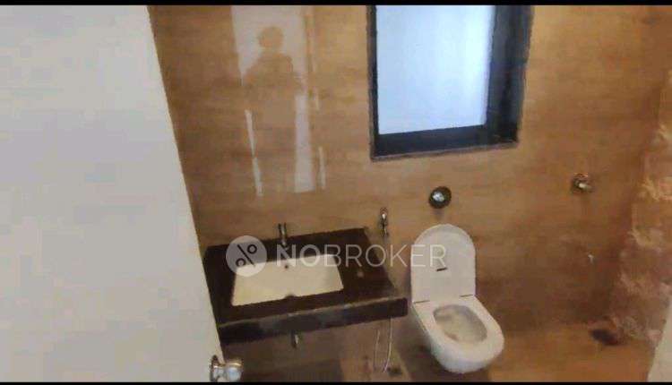 2 BHK Flat In Amanora Gold Towers For Sale  In Hadapsar