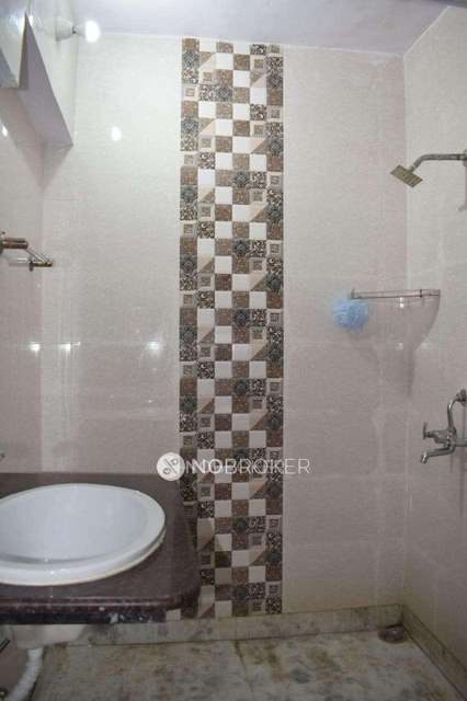 3 BHK Flat In Everest Apartments For Sale  In Kalkaji