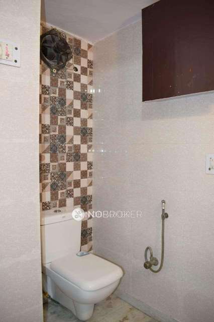 3 BHK Flat In Everest Apartments For Sale  In Kalkaji