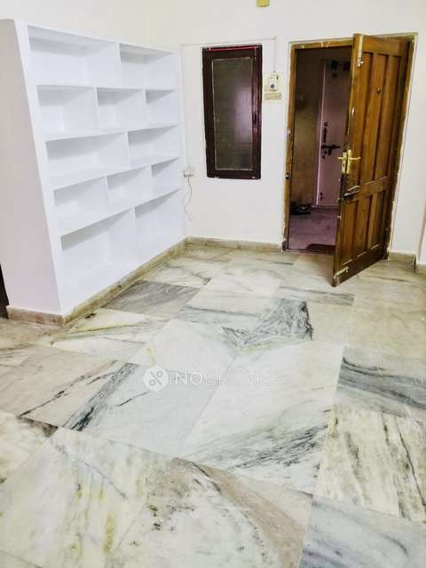 1 BHK Flat In Sai Praveen Kuteer, Begumpet For Sale  In Begumpet