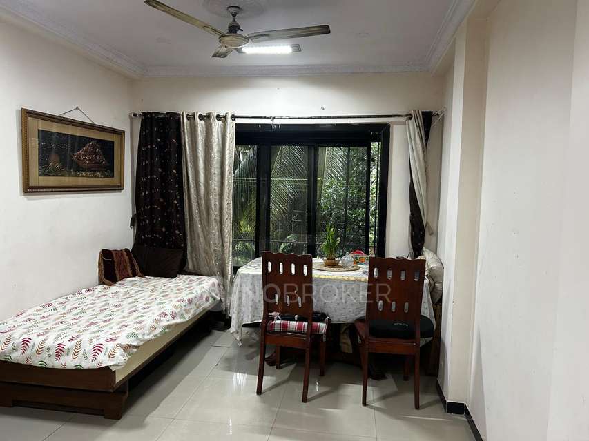 Single Room for Female In 2 BHK  In Oshiwara Mhada Complex In  Andheri West, 
