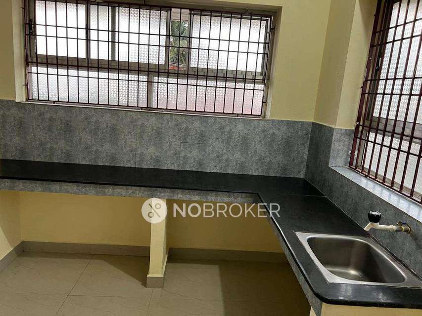 4+ BHK House For Sale  In Taramani