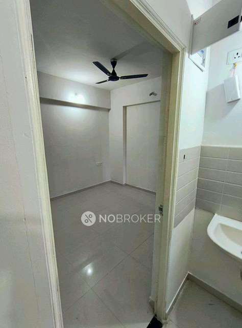 2 BHK Flat In Jhamtani Ace Aastha For Sale  In Charholi Budruk