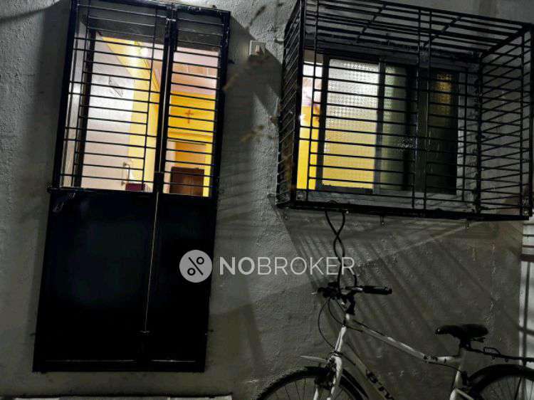 1 BHK House For Sale  In Santacruz East