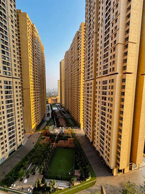 2 BHK Flat In Rustomjee Azziano For Sale  In  Thane West