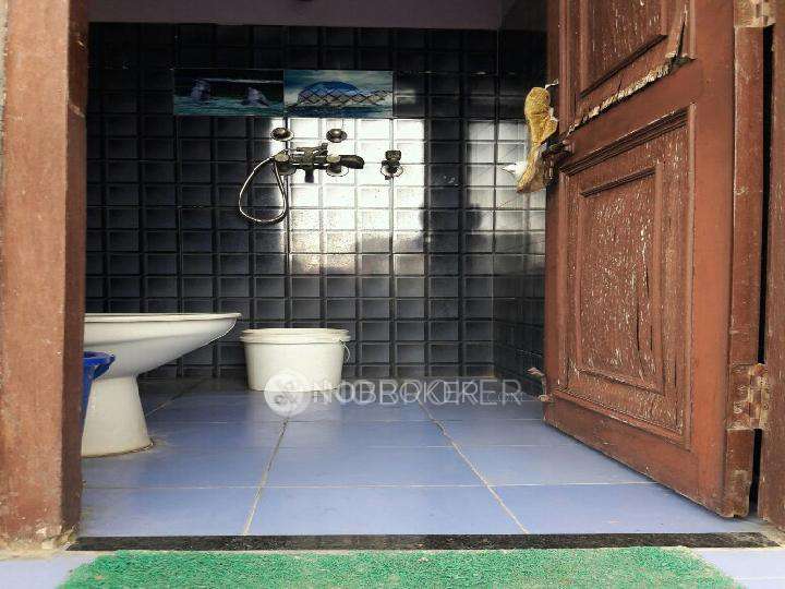 1 RK For Sale  In Sector 105