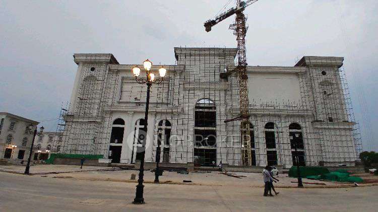 Shop in Sector 79, Faridabad for sale 