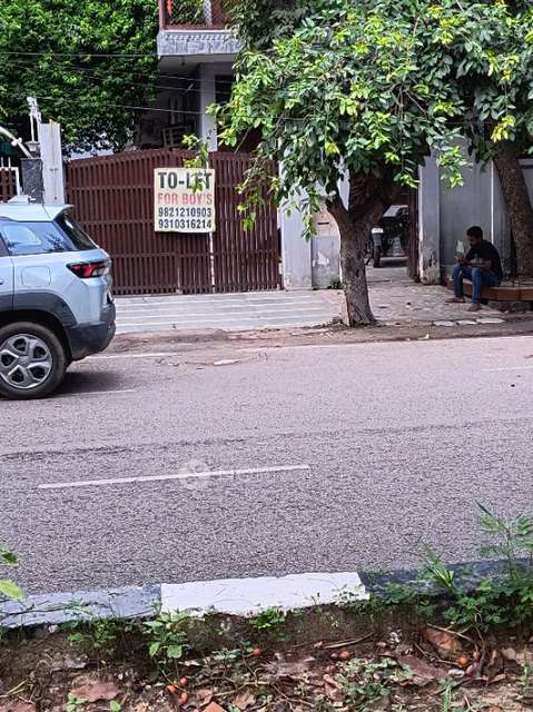 PG for Boys in Sector 56