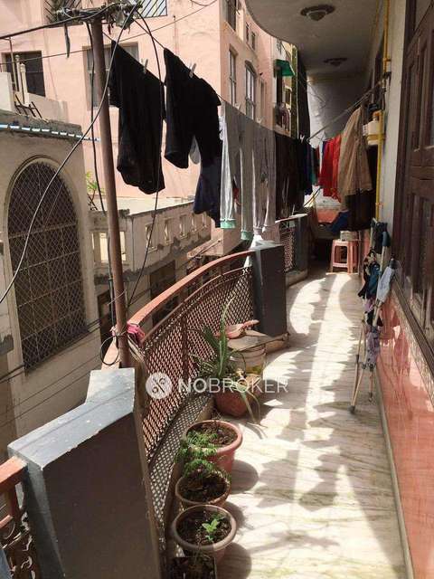 4+ BHK Flat In Standalone Building  For Sale  In Sadh Nagar