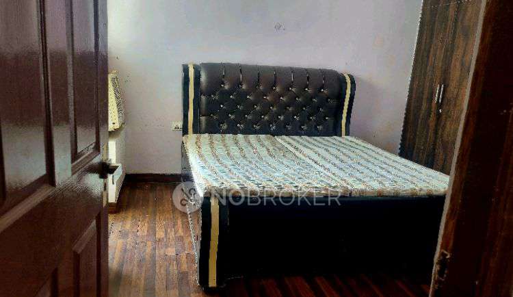 2 BHK Flat In Mapsko Paradise for Rent  In Sector 83