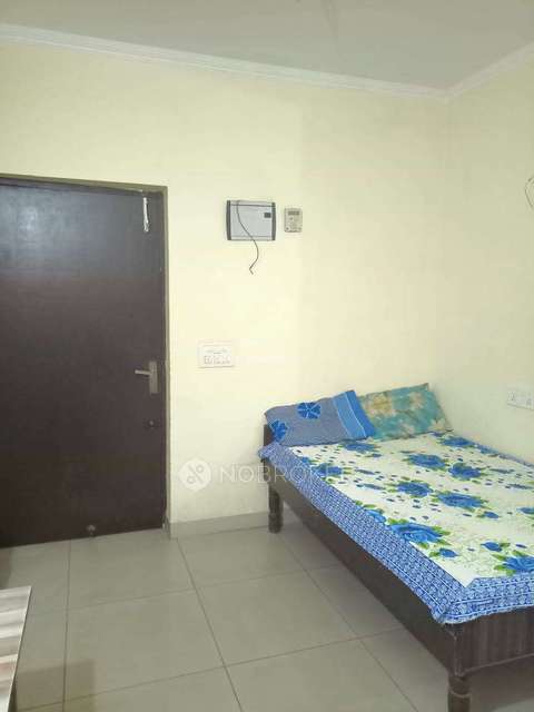 2 BHK Flat In Panchsheel Green 1 For Sale  In Sector 16b