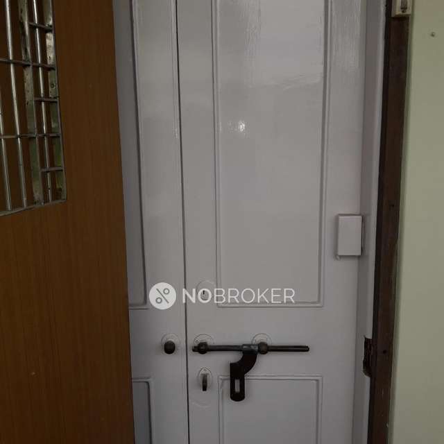 1 RK Flat In Yashovardhan Society For Sale  In Mahim