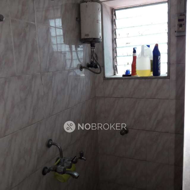 1 RK Flat In Yashovardhan Society For Sale  In Mahim