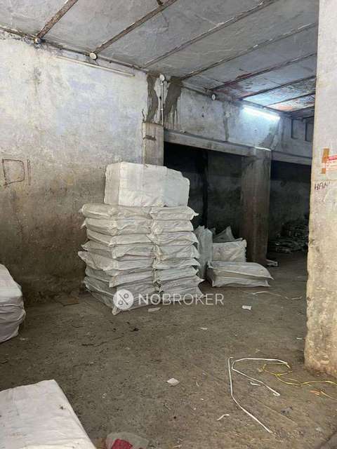 Godown/Warehouse in Subzi Mandi, Delhi for sale 