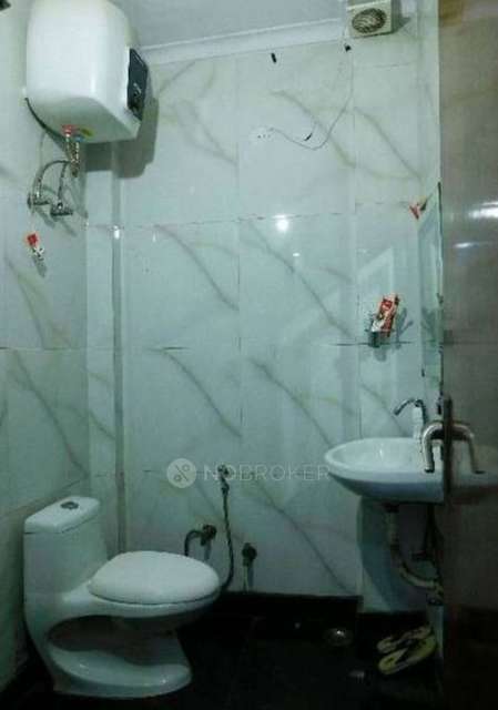 3 BHK Flat In Rwa Sector-22 Pocket 11&11a, Delhi For Sale  In Rohini