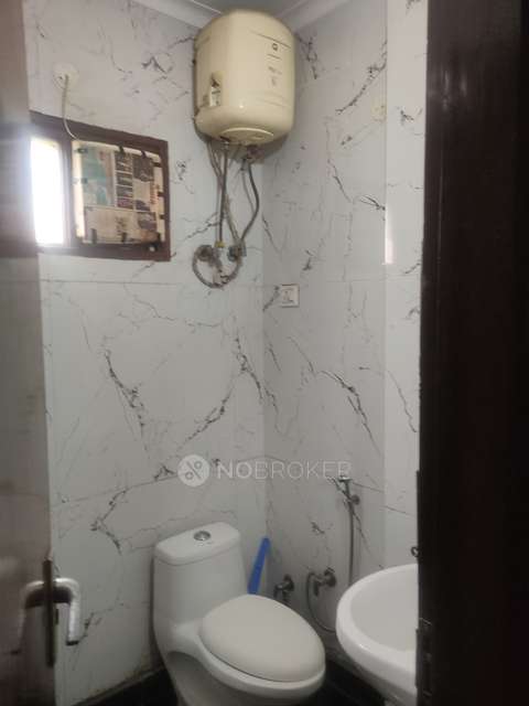 3 BHK Flat In Rwa Sector-22 Pocket 11&11a, Delhi For Sale  In Rohini