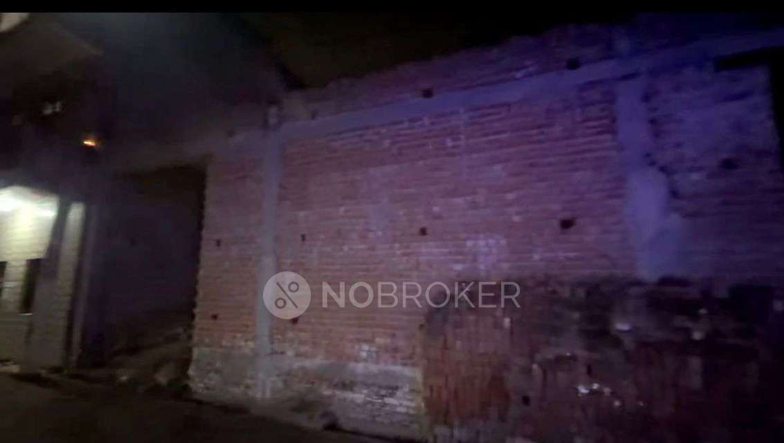 Godown/Warehouse in Lal Kuan Ghaziabad Uttar, Ghaziabad for Rent 