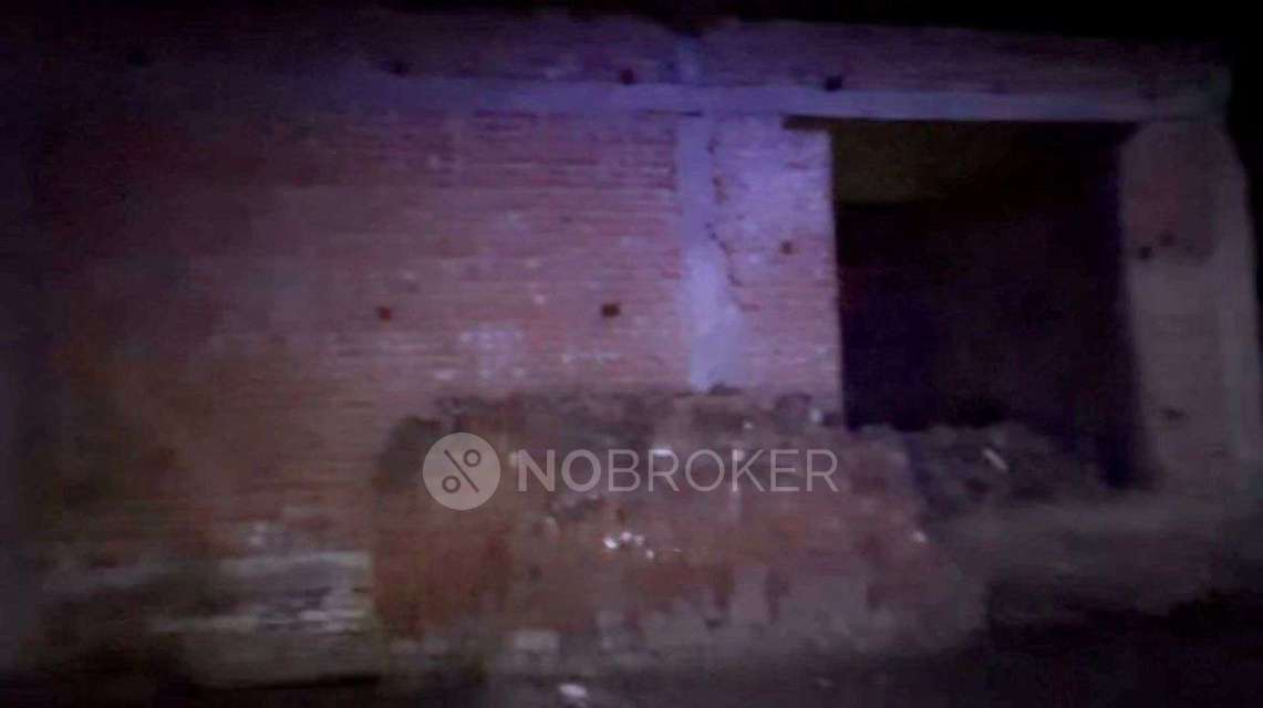 Godown/Warehouse in Lal Kuan Ghaziabad Uttar, Ghaziabad for Rent 