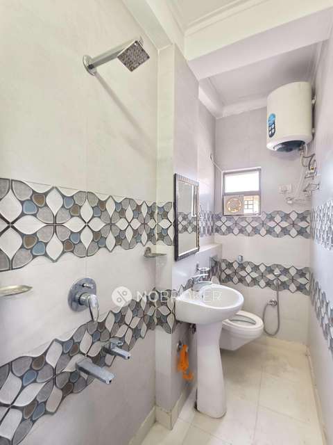 3 BHK Flat In Shreeja Apartments For Sale  In Sector 105