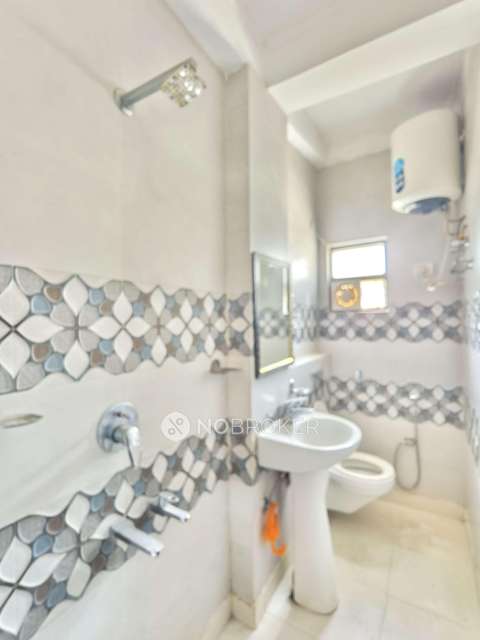 3 BHK Flat In Shreeja Apartments For Sale  In Sector 105