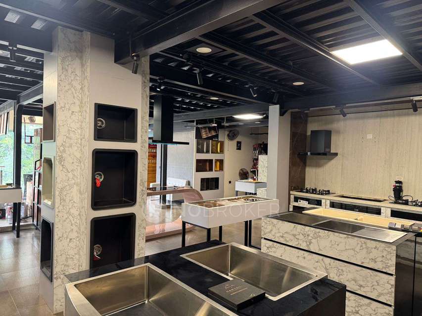 Showroom in Halasuru, Bangalore for Rent 