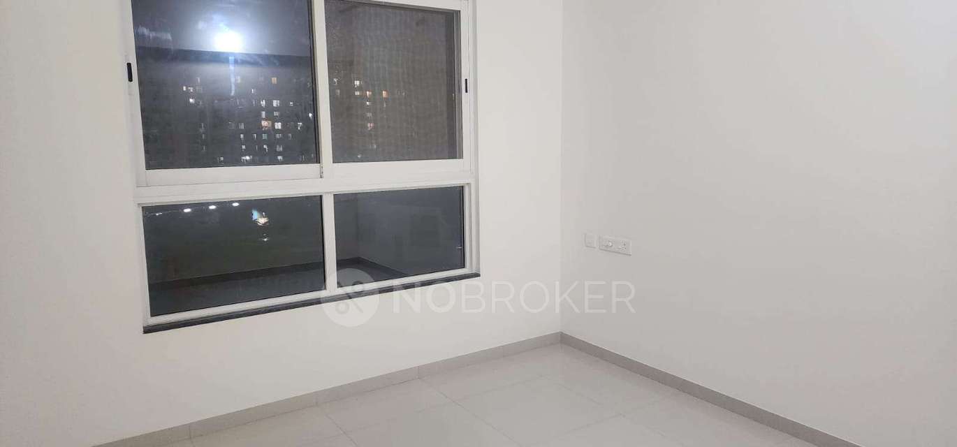 2 BHK Flat In Raheja Sterling, Nibm For Sale  In Nibm