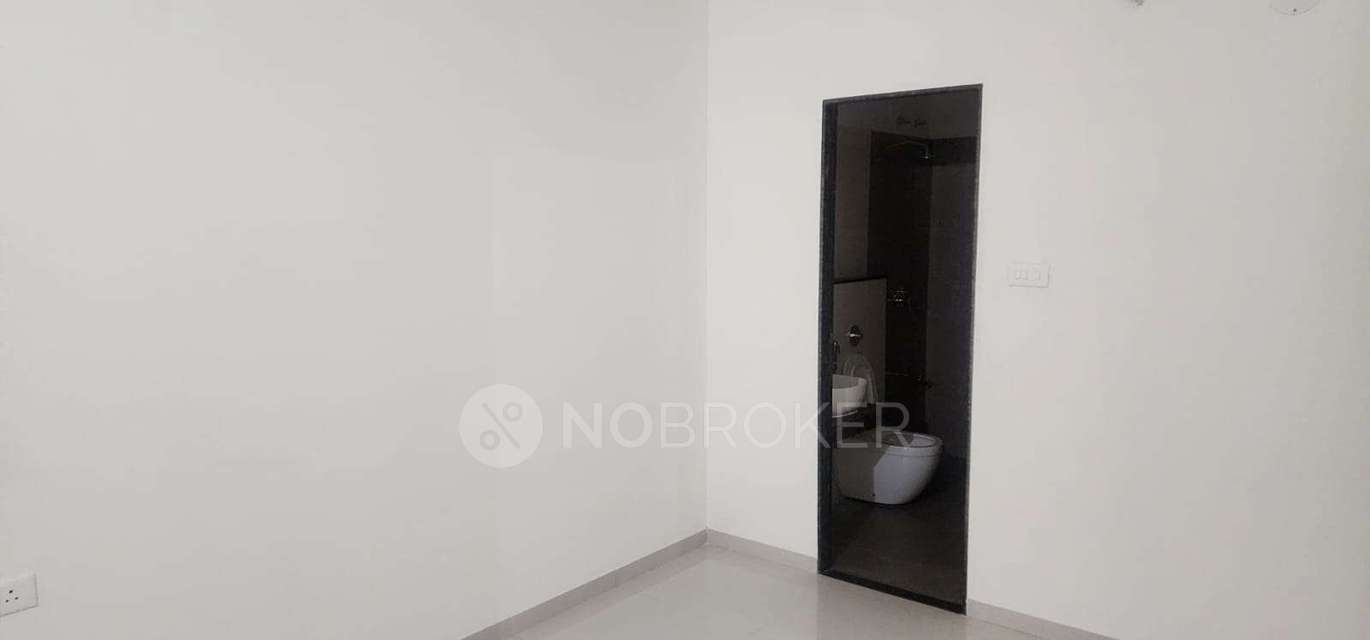 2 BHK Flat In Raheja Sterling, Nibm For Sale  In Nibm