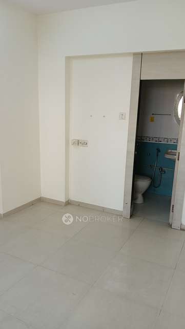 2 BHK Flat In Mahavir Trinket For Sale  In Bhandup West